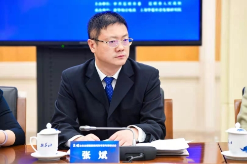 张斌